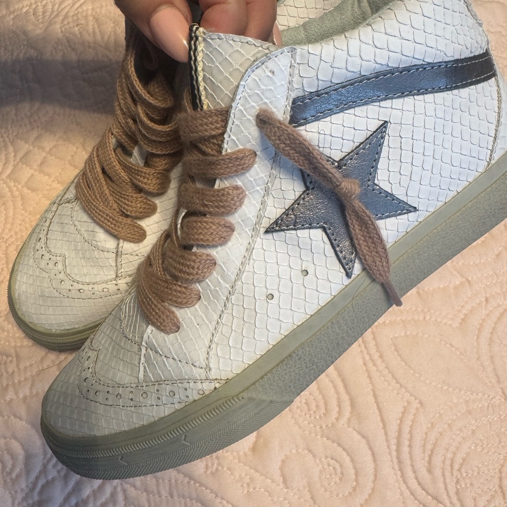 Shushop Paulina Bone Snake Sneakers